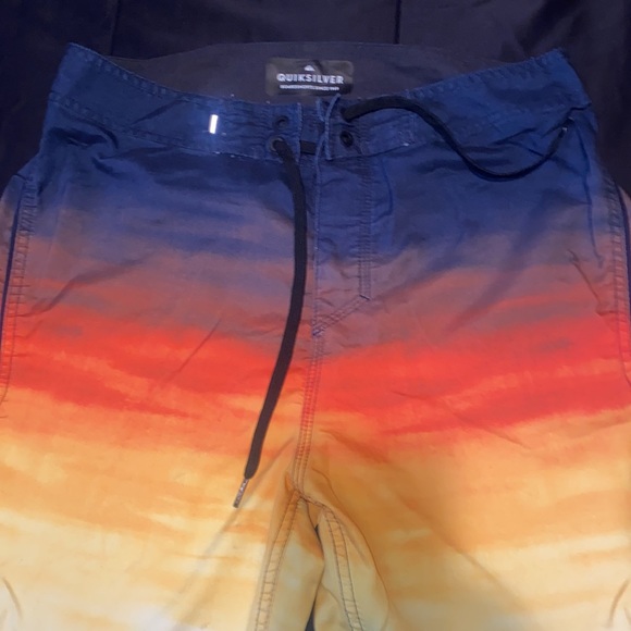 Quicksilver men swim trunks size 30 - Picture 3 of 9